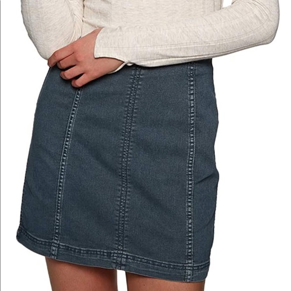 SOLD ✂️NWT Free People Modern Femme Denim Mini Skirt Size 4 - Picture 2 of 5